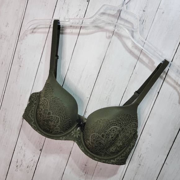 Victoria's Secret Women's Green Crochet Body Lined Demi Bra Size 34D Underwire. - Picture 2 of 6